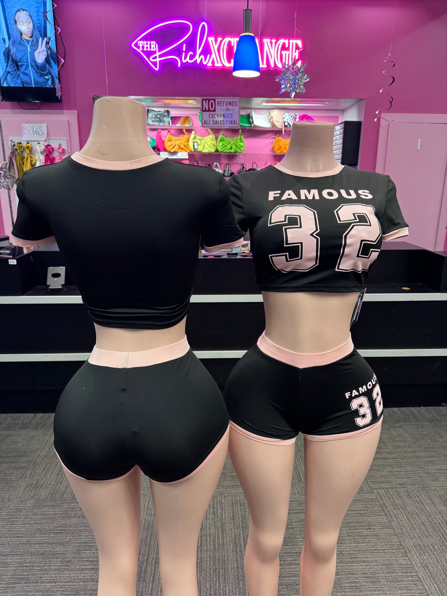 Famous 32- Set
