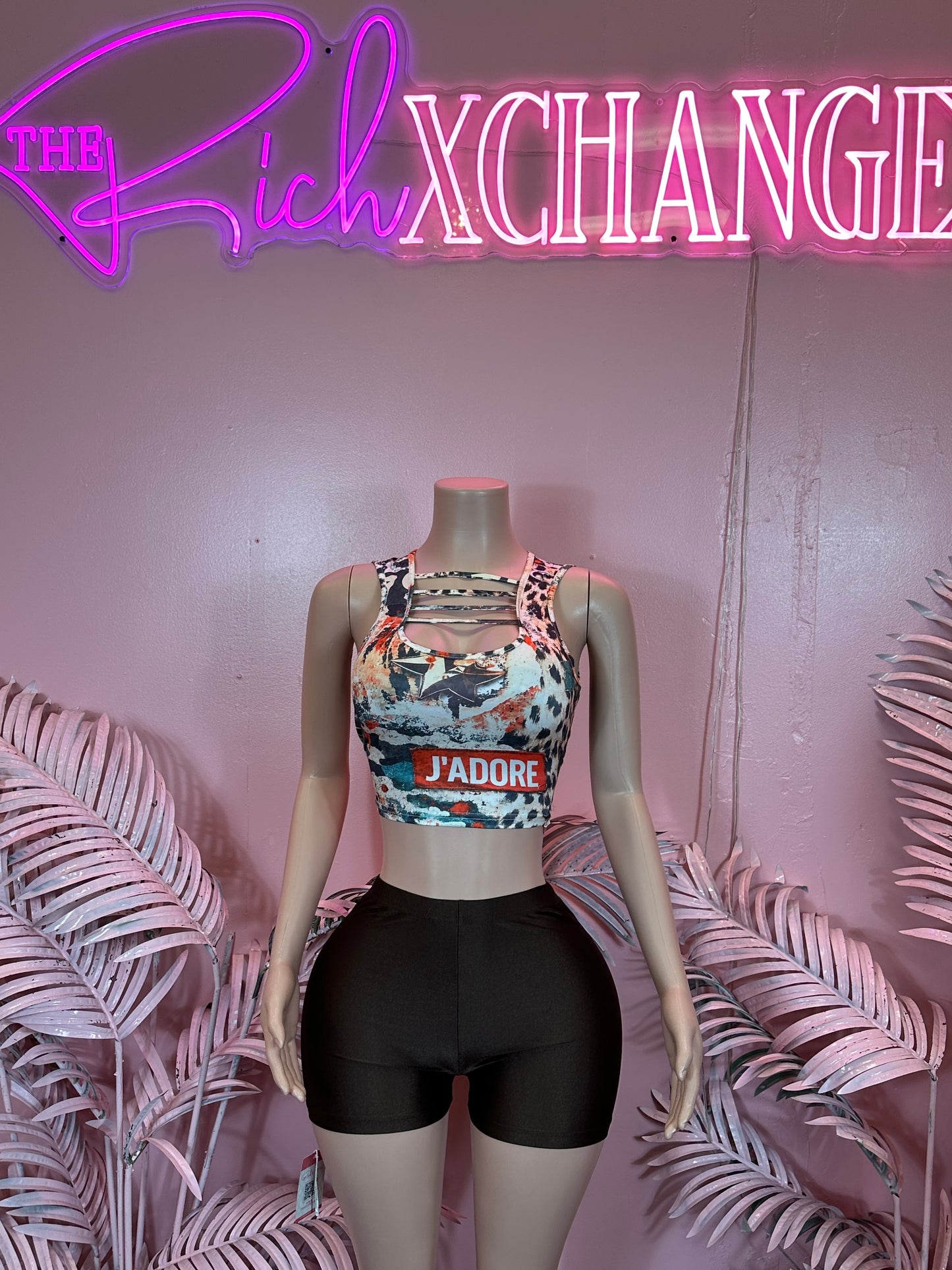 Adored  - Set
